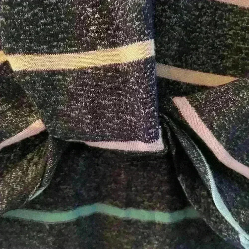 Wit & Wisdom Top NWOT - Picture 3 of 6
